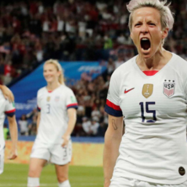 La selección femenina estadounidense de fútbol gana la batalla por la igualdad salarial
