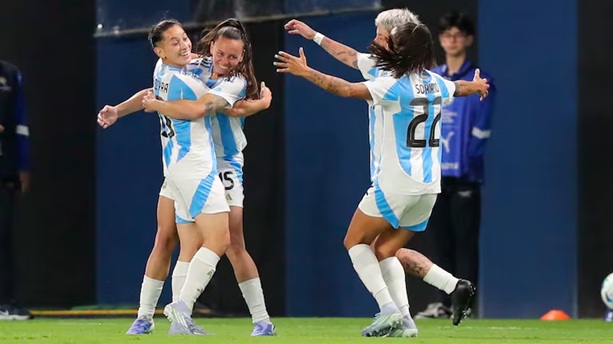 La Selección Argentina femenina avanza con paso firme: semifinales aseguradas y sueños olímpicos en el horizonte